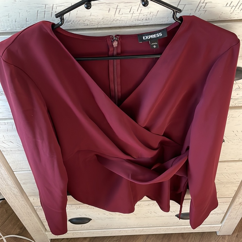Burgundy Express Top - Picture 2 of 7